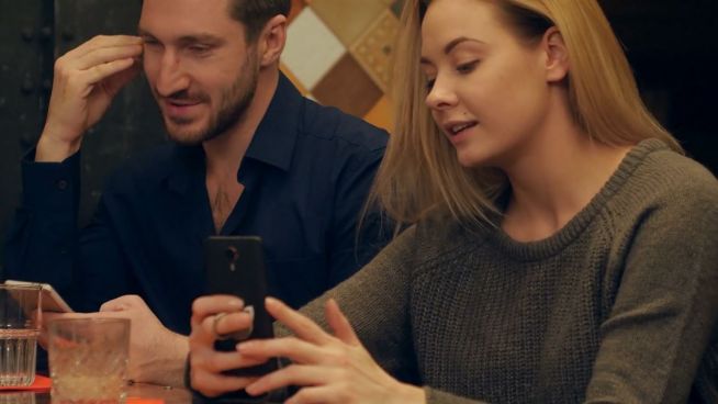 Tinder TV: Was du über ‘Swipe Night’ wissen musst