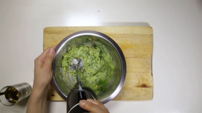 DIY-Pesto: Letzte Rettung für übrig gebliebenen Spinat